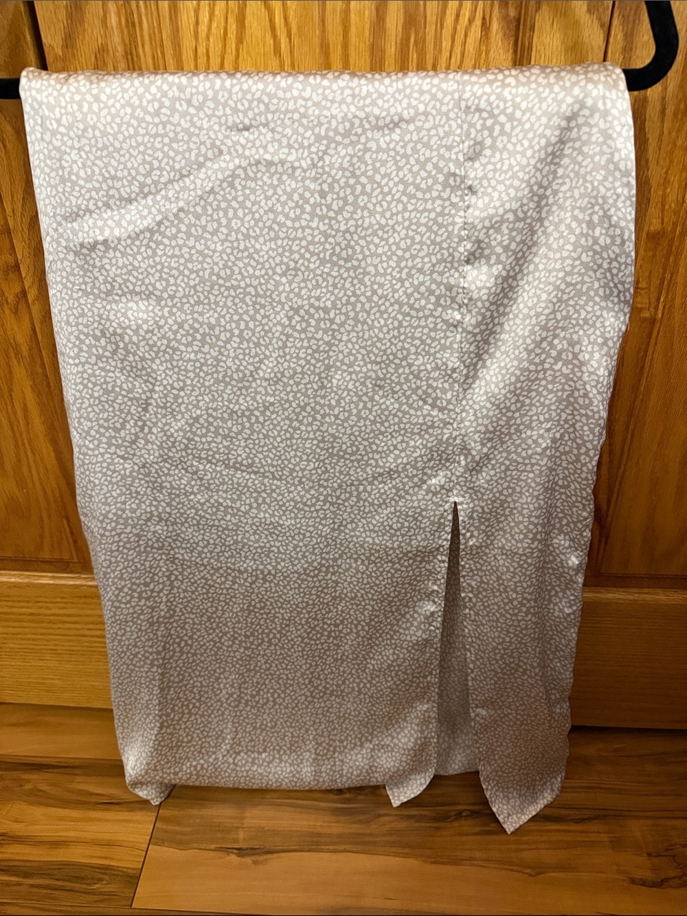 Abercrombie & Fitch Cream Satin Midi Skirt with Leopard Print and Side Slit